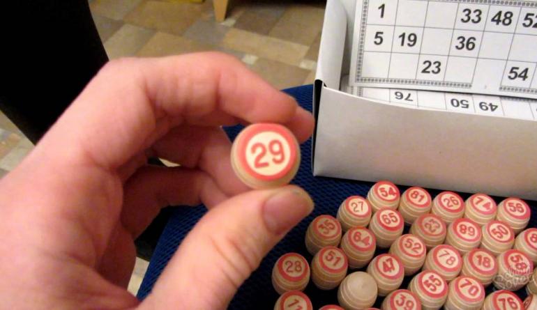 Reglas para jugar a la lotería rusa en casa.