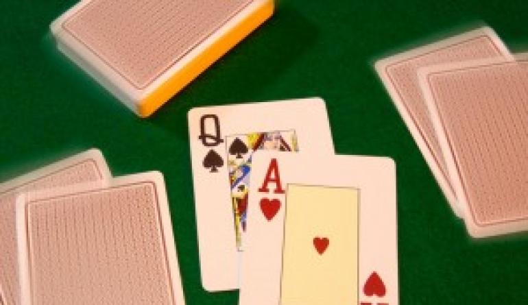 Kortų žaidimai 2 žaidėjams
